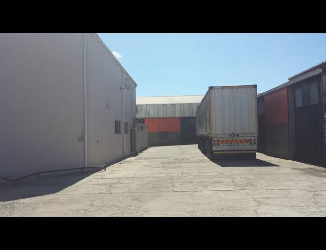 2,776M² FACTORY TO LET IN BRACKENFELL CENTRAL